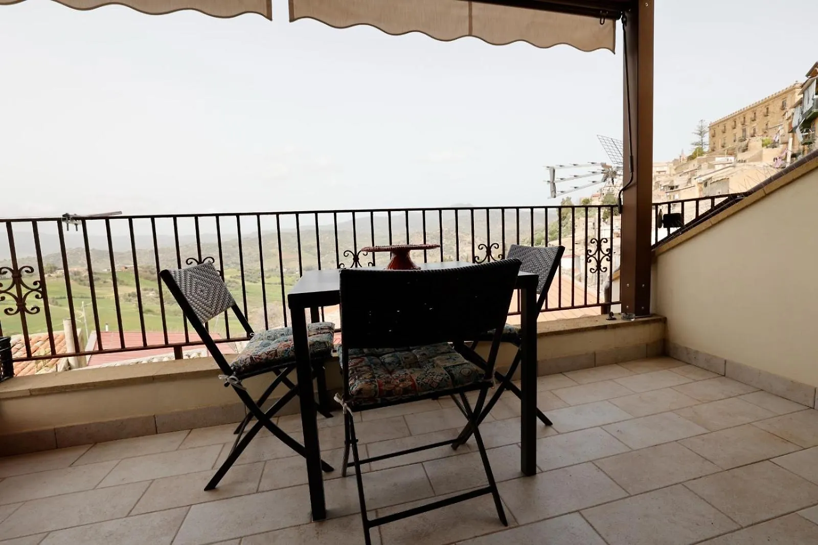 Holiday home A Casa Do Caliaru Villa Leonforte Italy
